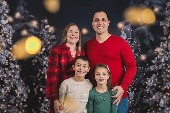oakland elementary holiday families 2023-242